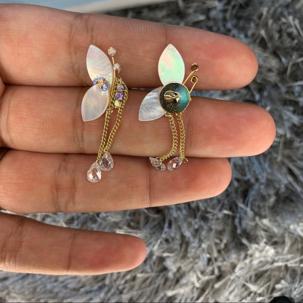Needle style shell butterfly tassel earrings - Picture 8 of 12
